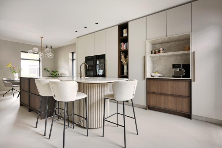 Luxe keuken met kwartsiet keukenblad