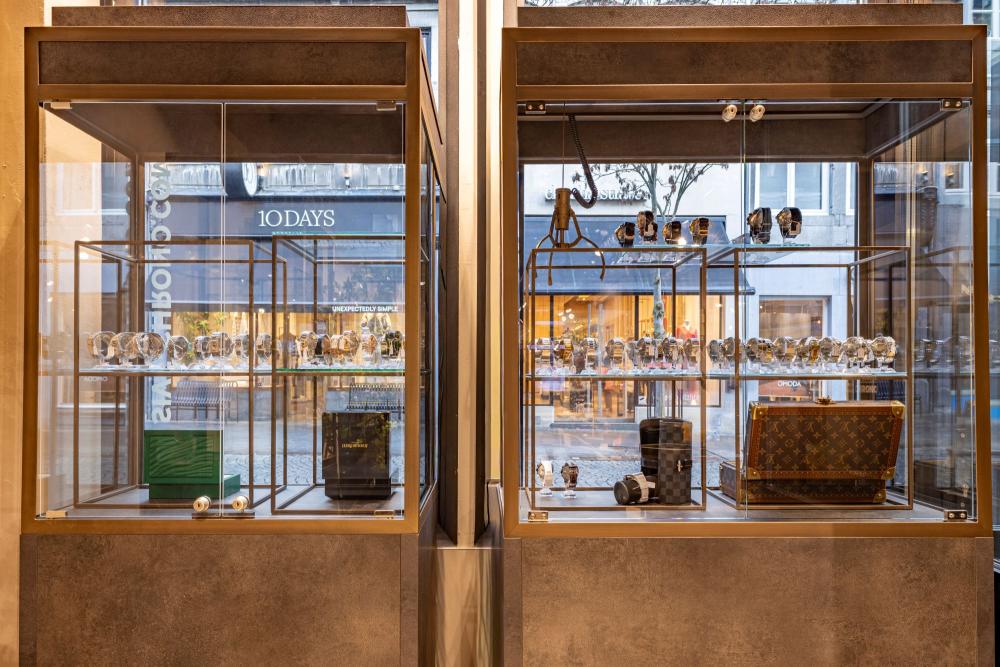 High-end interieurafwerking voor exclusieve horlogezaak Maastricht