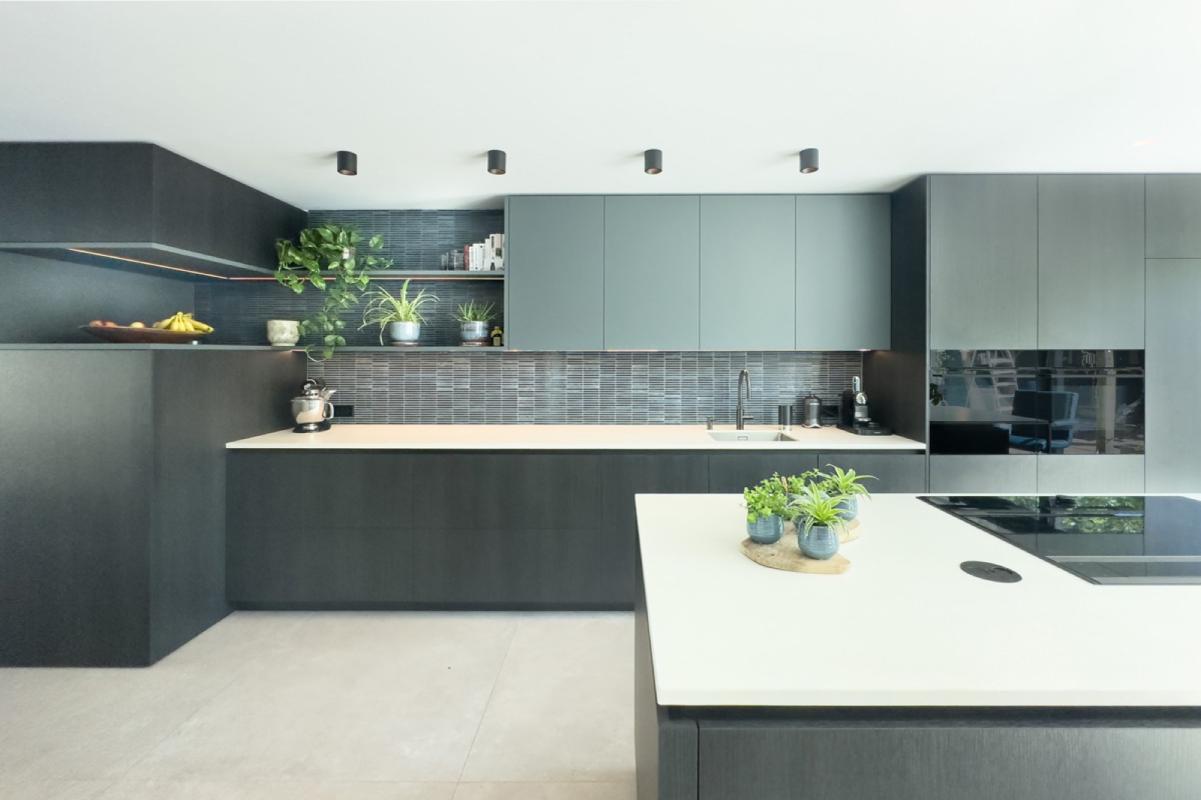 moderne keuken met eiland