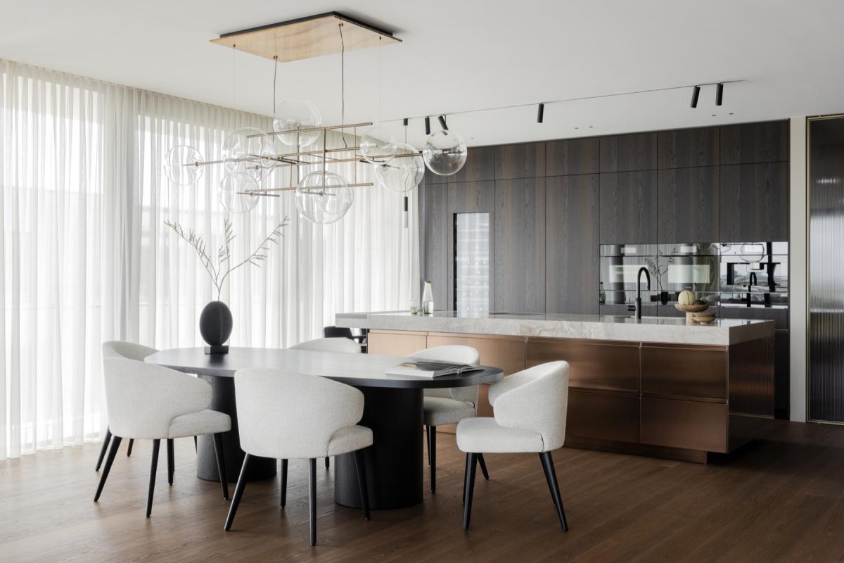 luxe keuken met eettafel