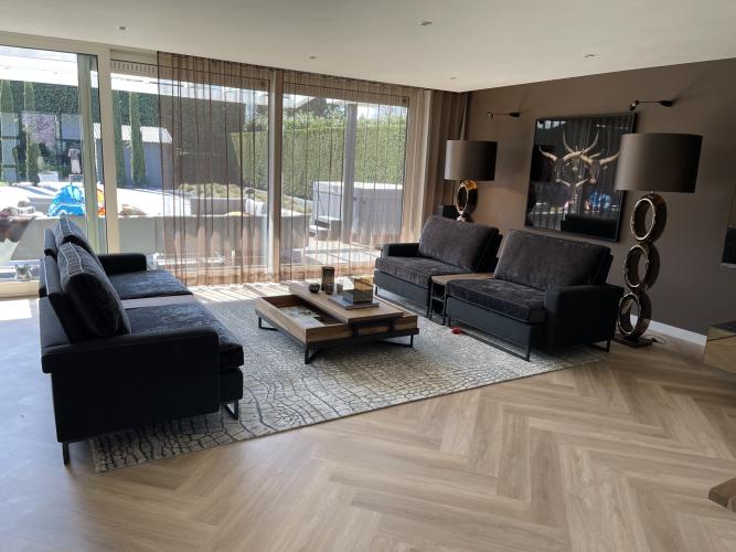 Design vloerkleed in woonkamer