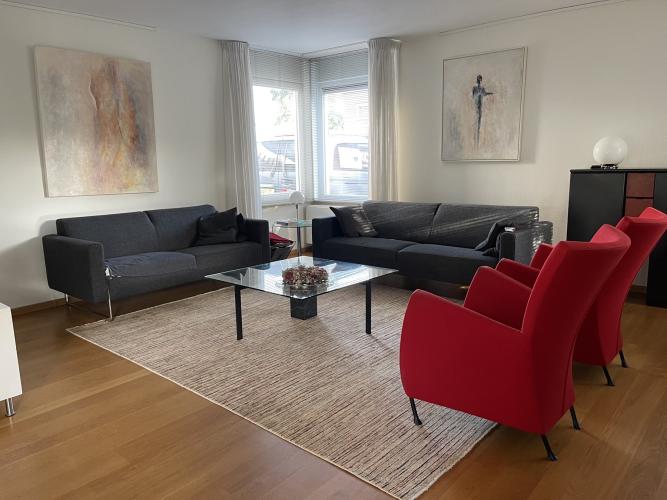 Strak interieur met vloerkleed