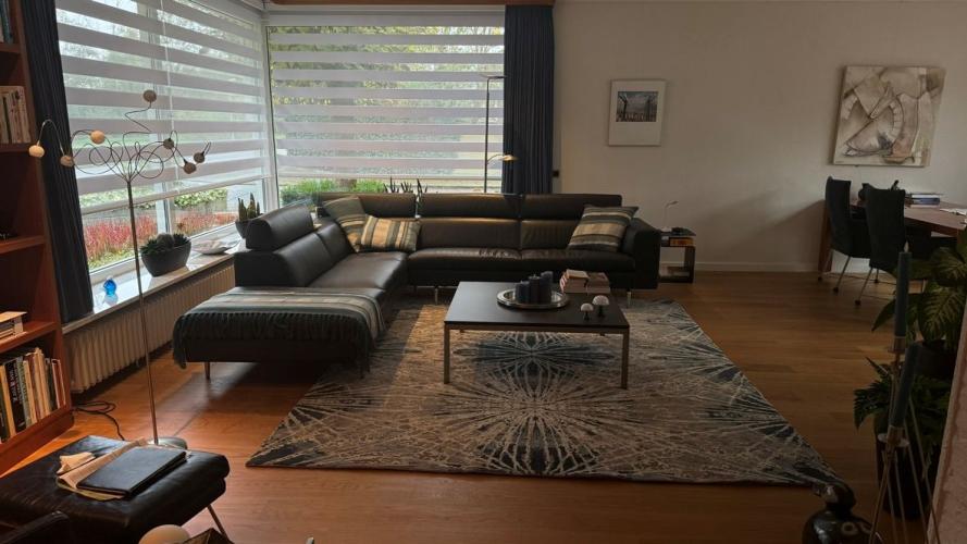 Interieur met design vloerkleed
