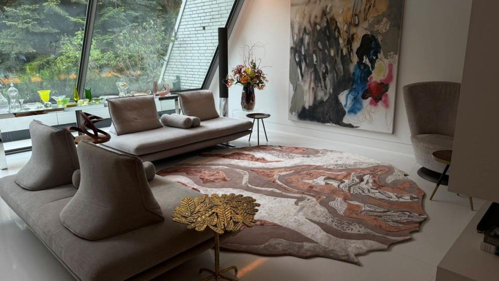 Modern interieur met exclusief vloerkleed