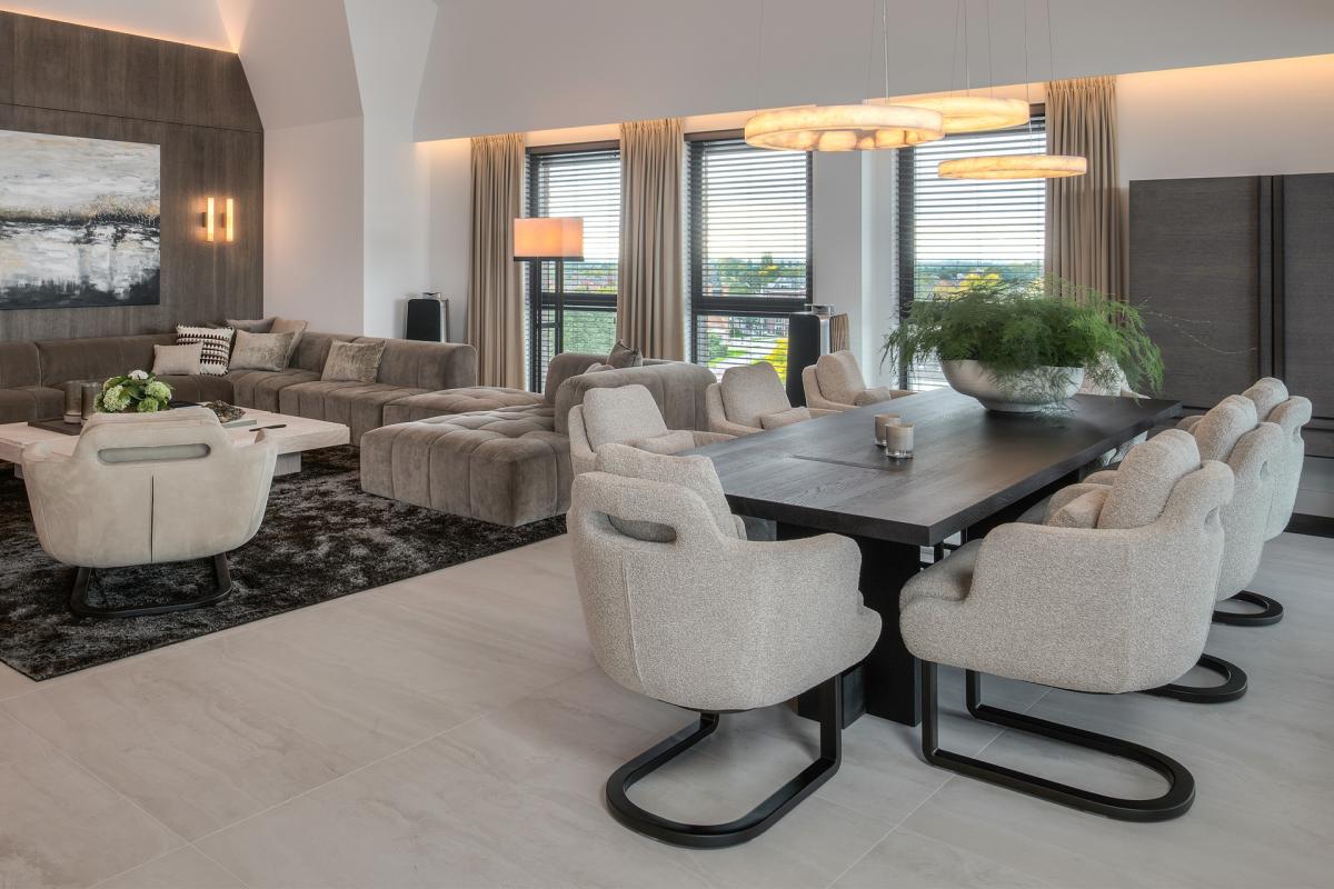 woonkamer met luxe verlichting