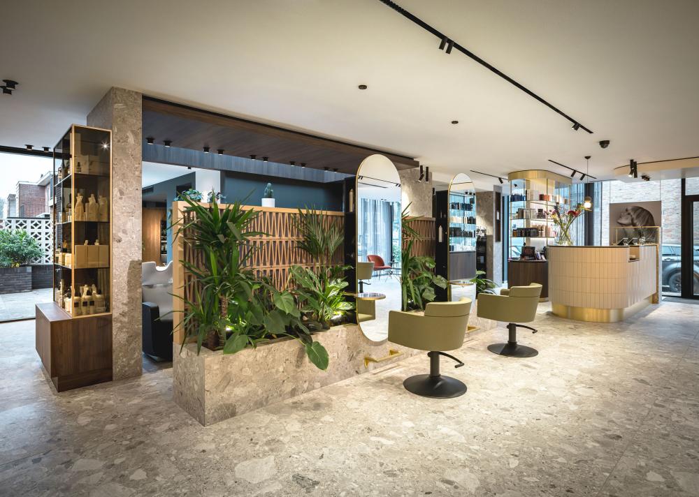 Luxe verlichting in Brutal Salon Bosman Alkmaar