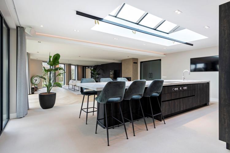 Luxe verlichting in modern interieur