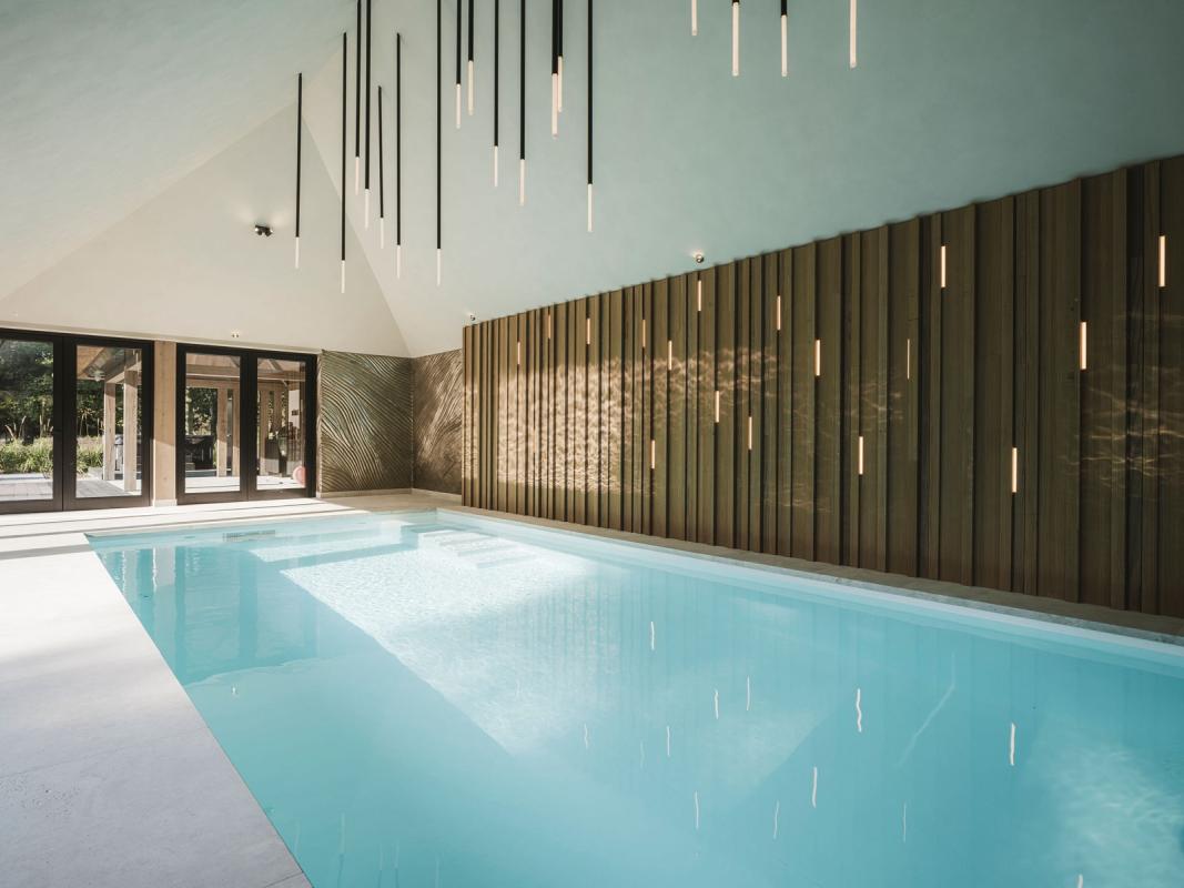 luxe binnenzwembad