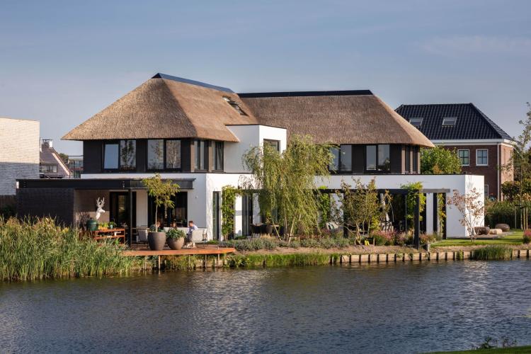 Kubistische villa met landelijke twist in Hellevoetsluis