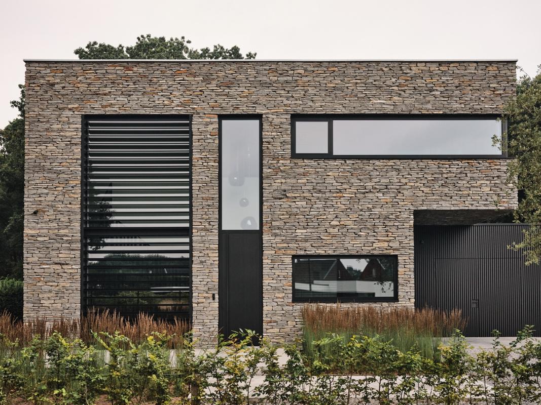 villa met luxe lamellen buiten