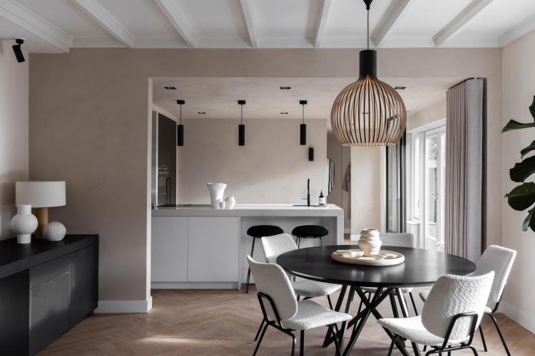 Luxe design interieur met exclusieve microcement wandafwerking