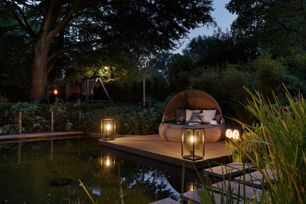 Luxe villatuin met buitenverlichting