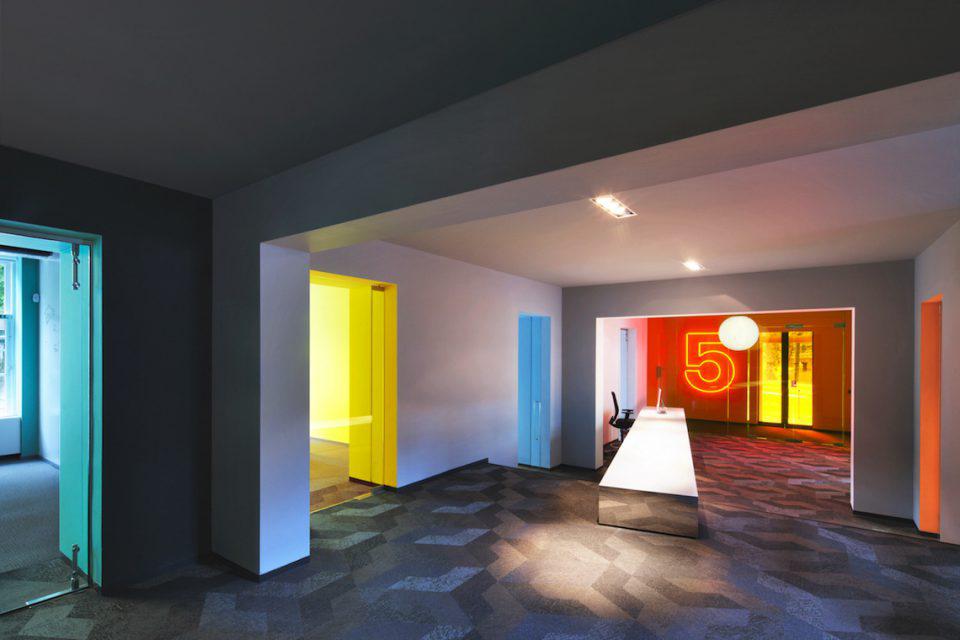 design meubel in luxe kantoor