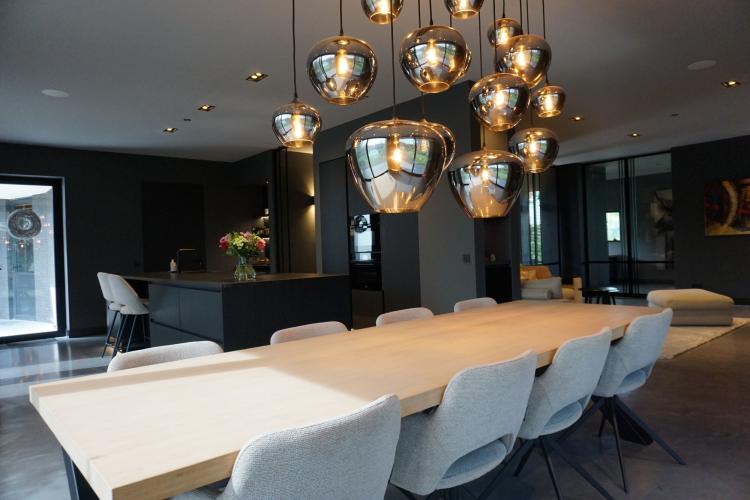 Luxe villa met intens donker karakter
