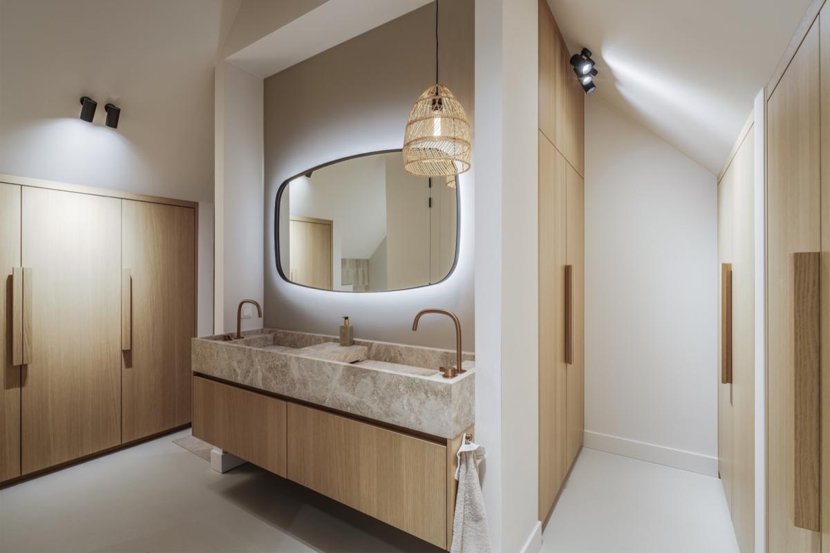 badkamer met luxe verlichting