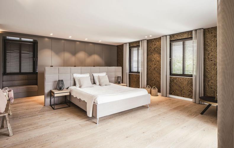 Villa R