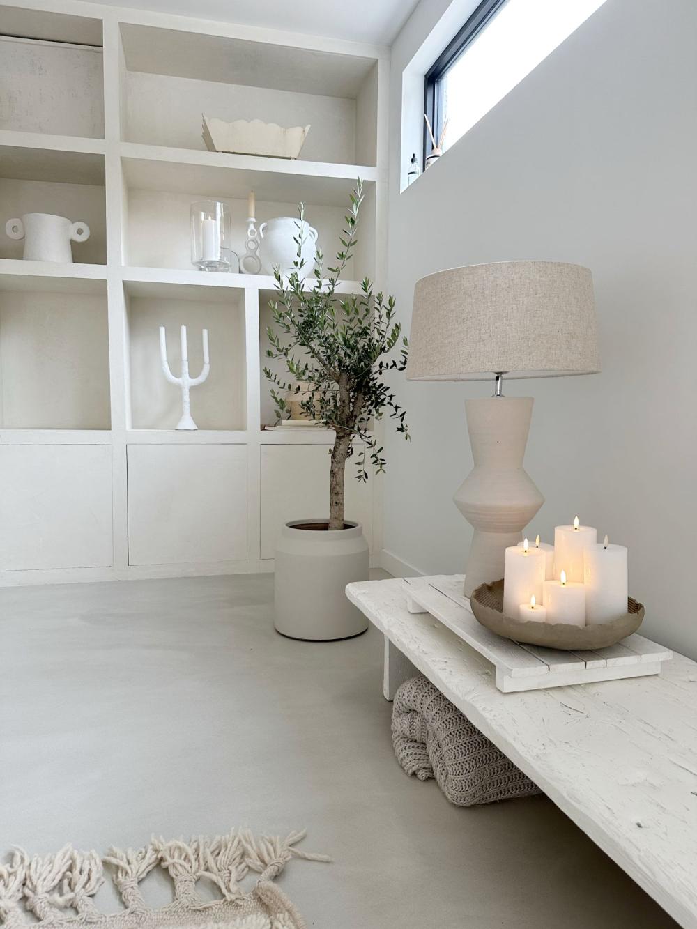 Luxe gietvloer in designinterieur