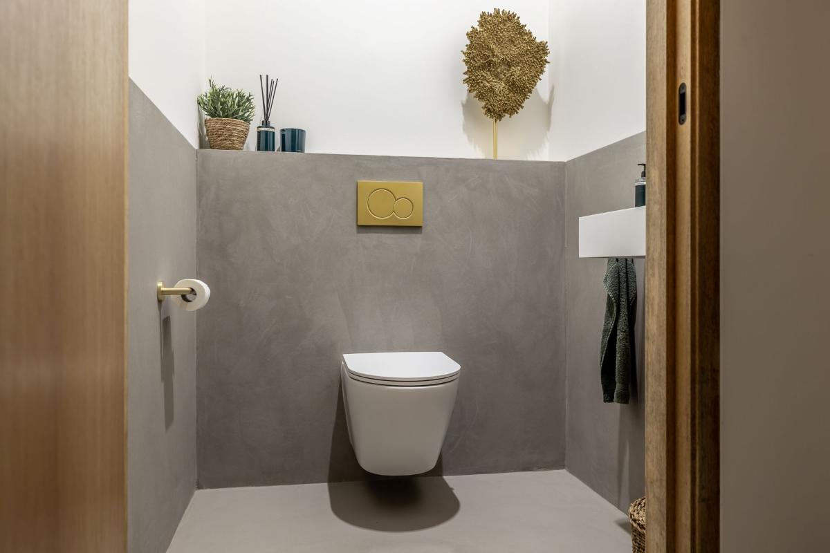 toilet