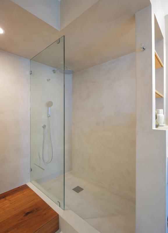 douche met waterdicht stuwerk