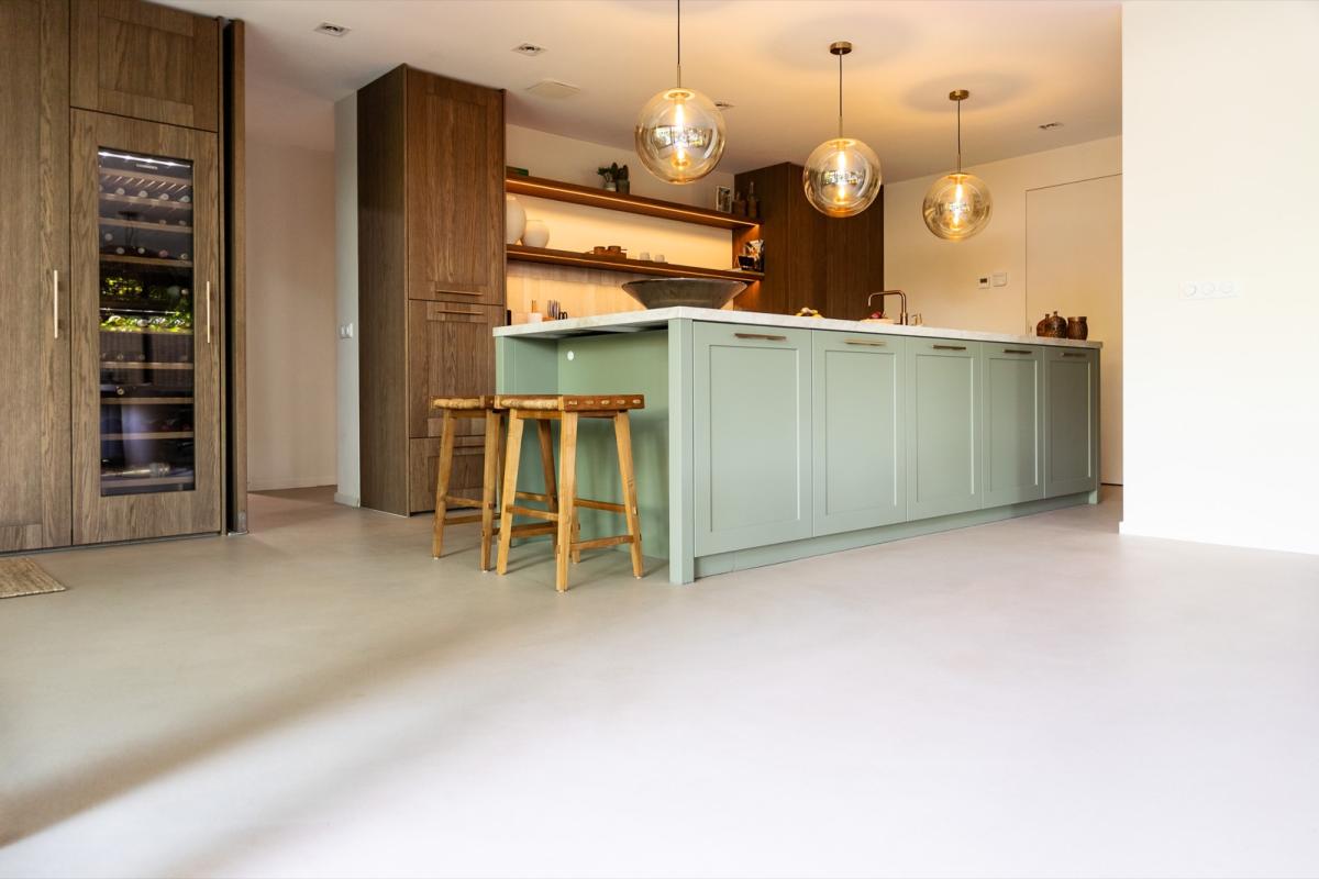 luxe keuken met design vloer en wanden