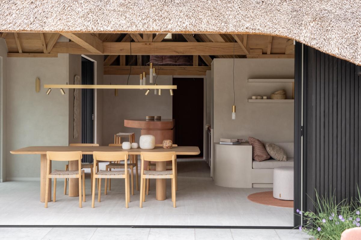 poolhouse met luxe intereiur