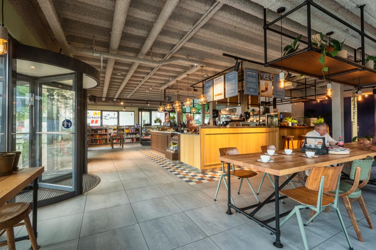 inrichting tankstation met luxe wandafwerking