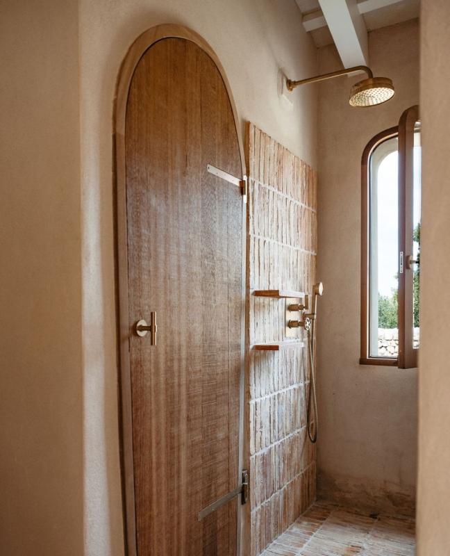 douche met luxe tegelwerk