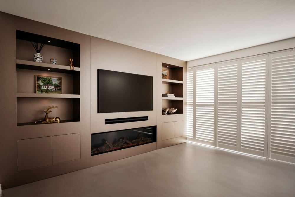 Elegante taupe cinewall Zuid-Scharwoude