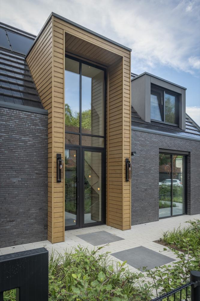 moderne villabouw met grote raampartijen