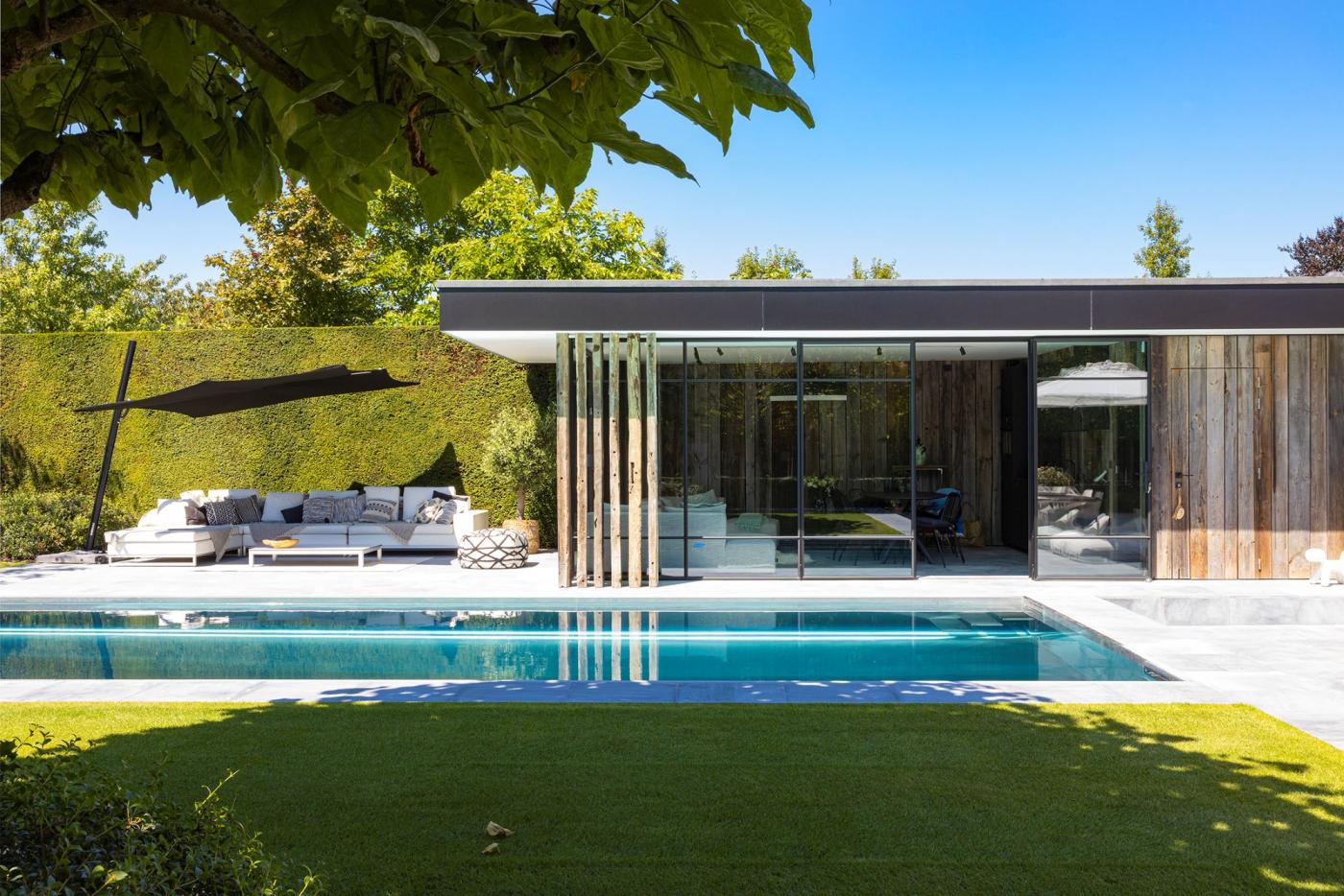 exclusief inox zwembad met poolhouse
