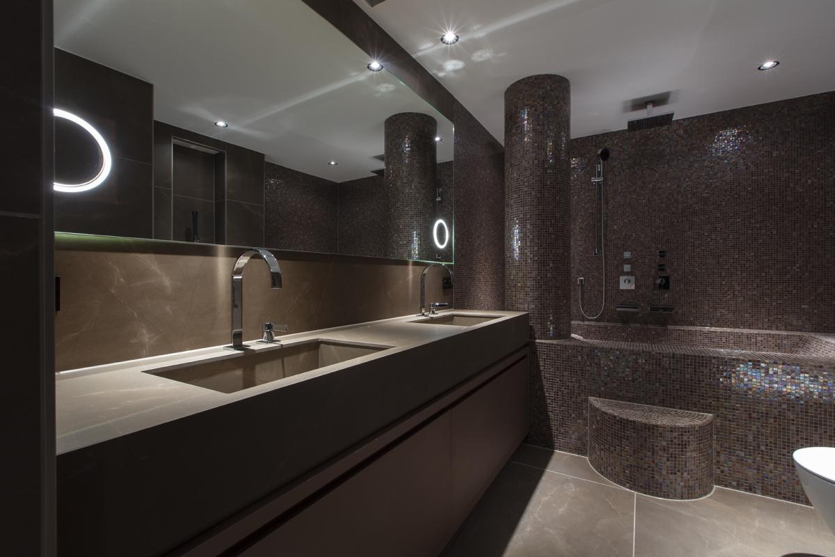 luxe verlichting in badkamer