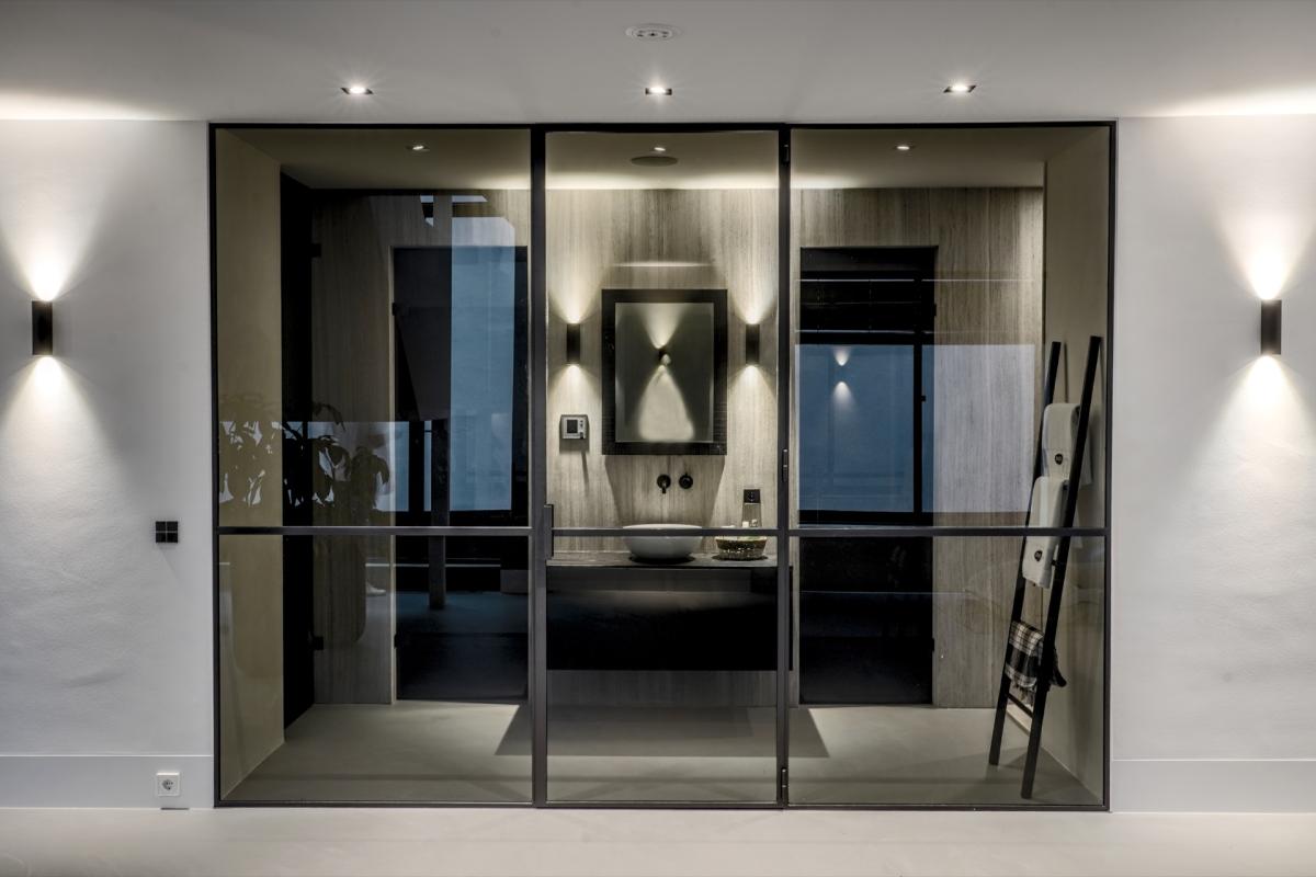 badkamer met luxe verlichting