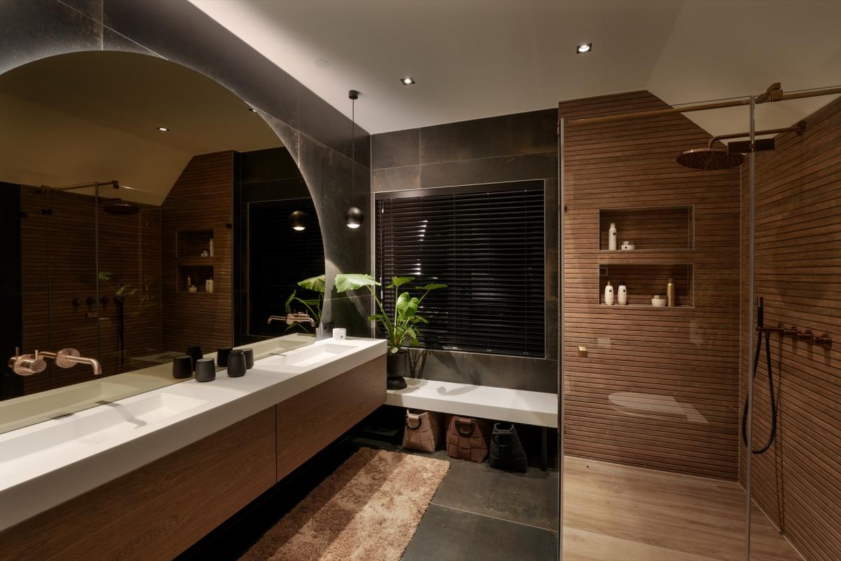 badkamer met luxe verlichting
