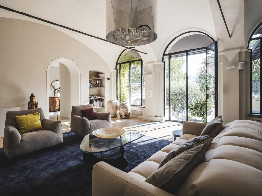 woonkamer inrichting met luxe meubels