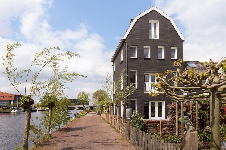 Oude kaaspakhuis aan de Oude Rijn