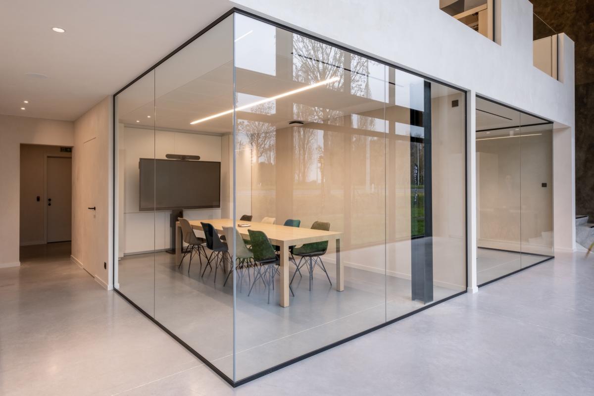 kantoor met luxe schilderwerk