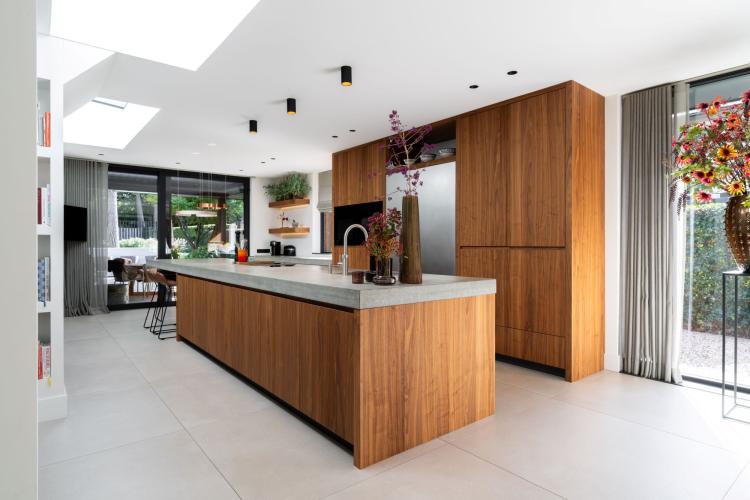 Modern interieur met exclusieve maatwerk keuken