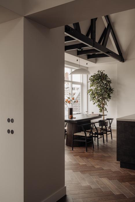 keuken met houten vloer
