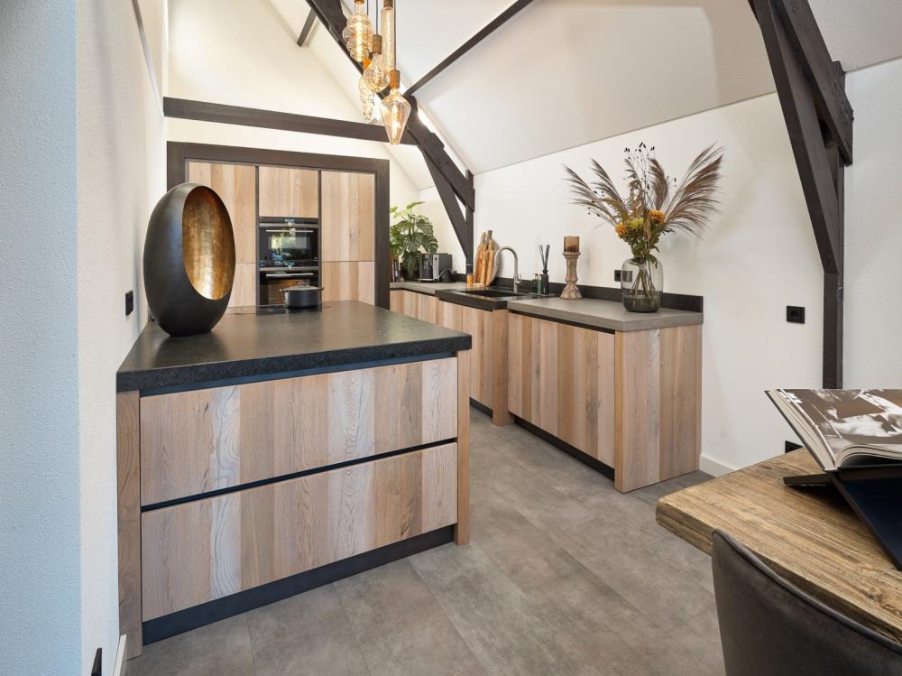 Houten Tieleman-keuken in Oostvoorne