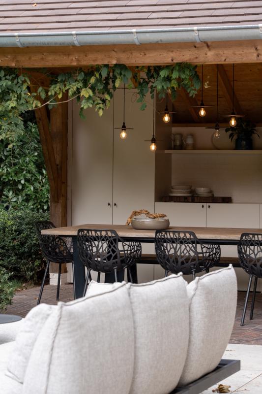 tuin met overkapping