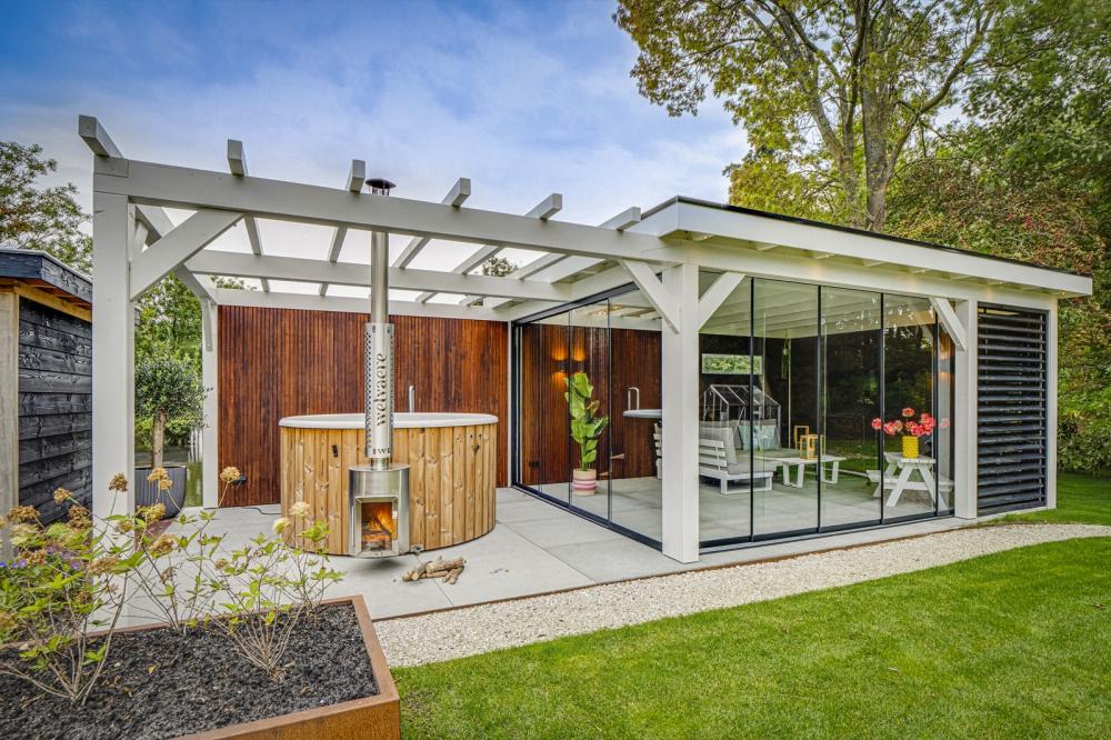Exclusieve overkapping met pergola