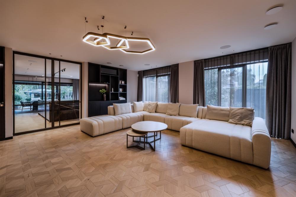 Moderne villa met exclusieve verlichting