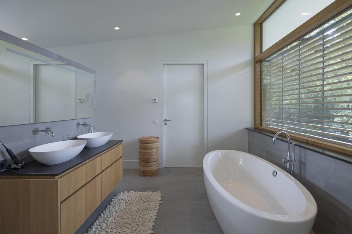 luxe badkamer met vrijstaand bad