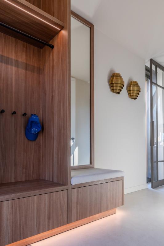 hal met luxe maatwerk kast