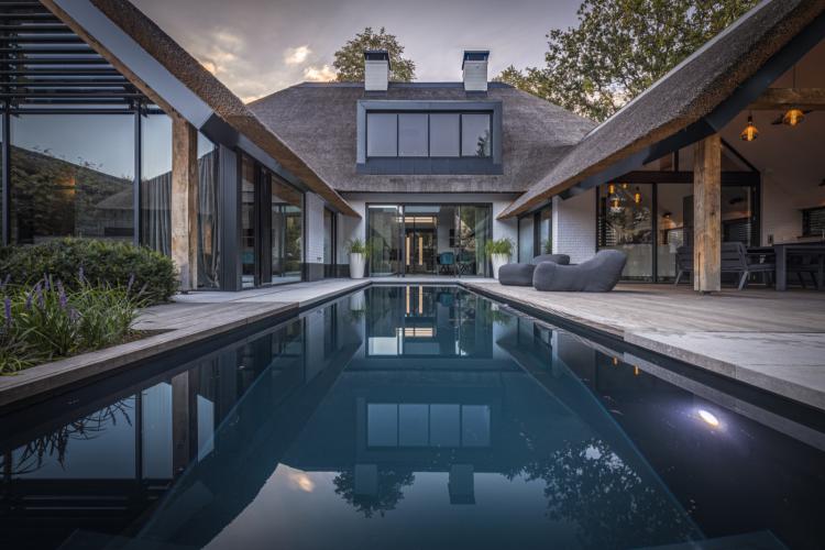 Villa VDK met rieten kap