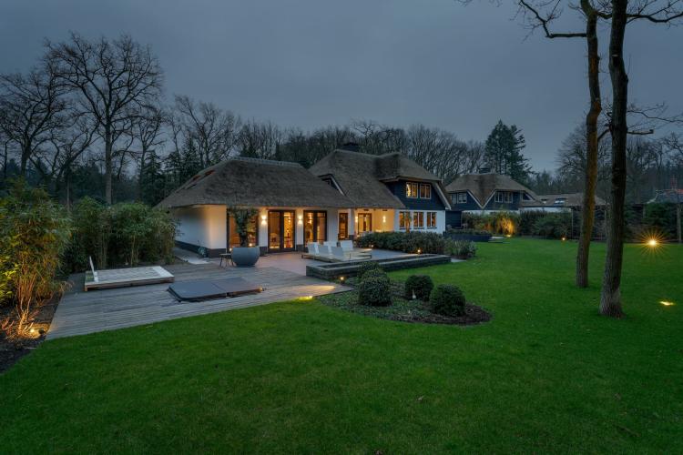 Villa met luxe verlichting