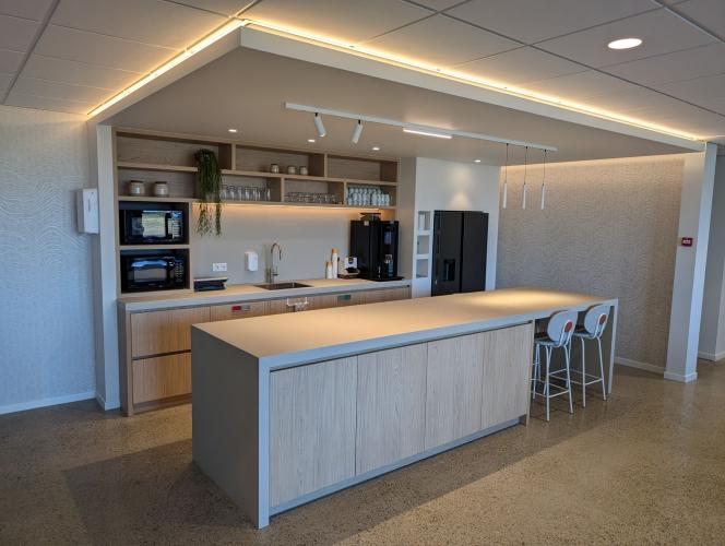 Luxe kantoor keuken op maat