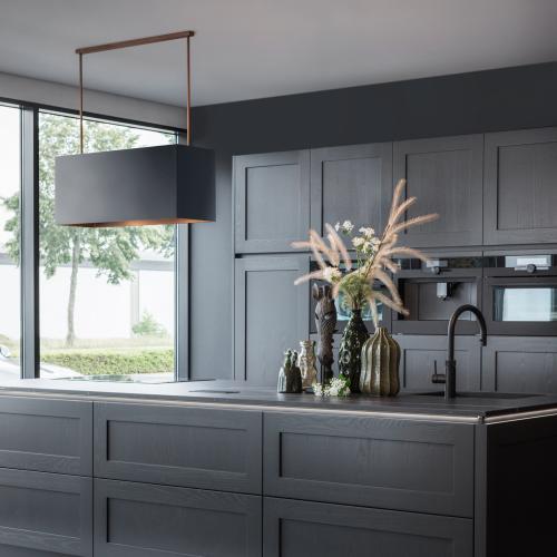 Design keuken met strakke afzuigkap