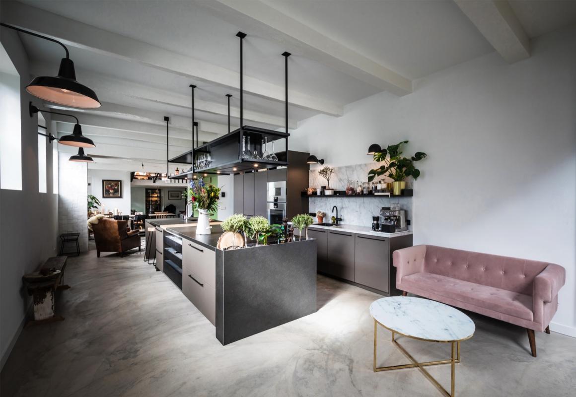 keuken met design afzuigkap