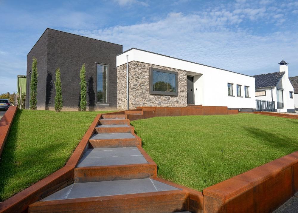 Moderne droomvilla in Beegden: De perfecte mix van stucwerk en (natuur)steen